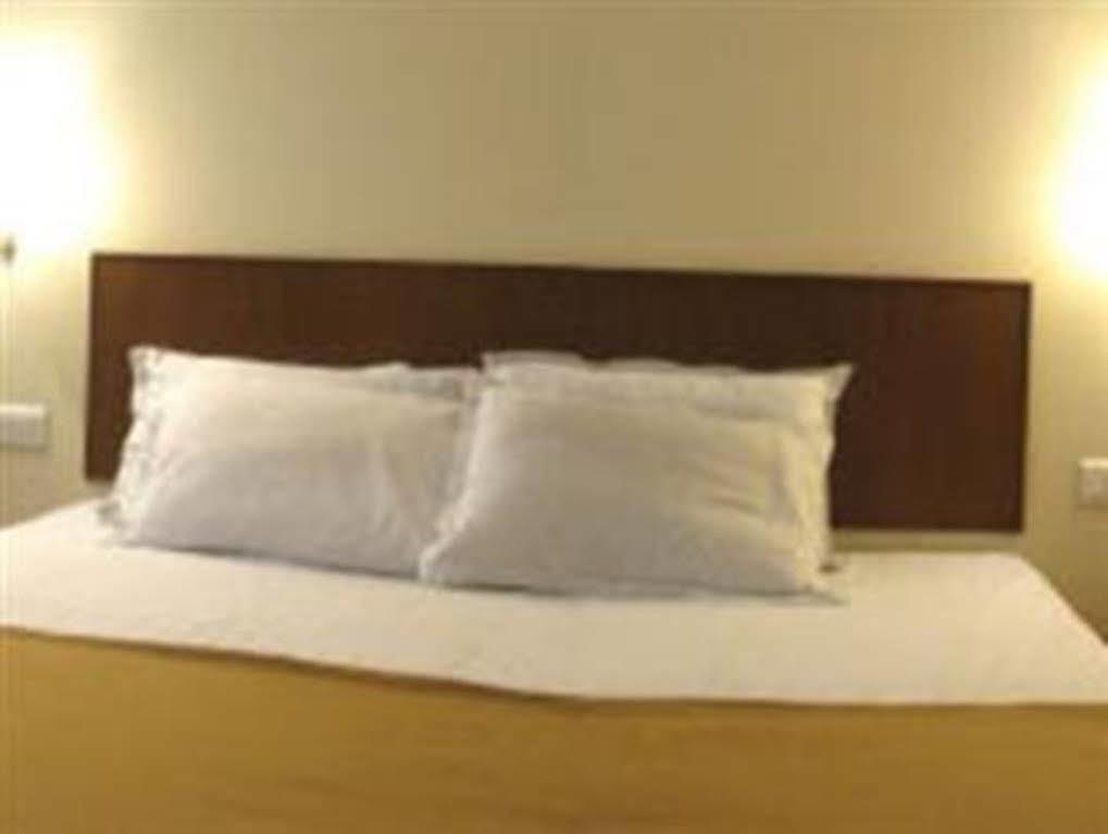 Oyo 1194 Gulmohr Hotel